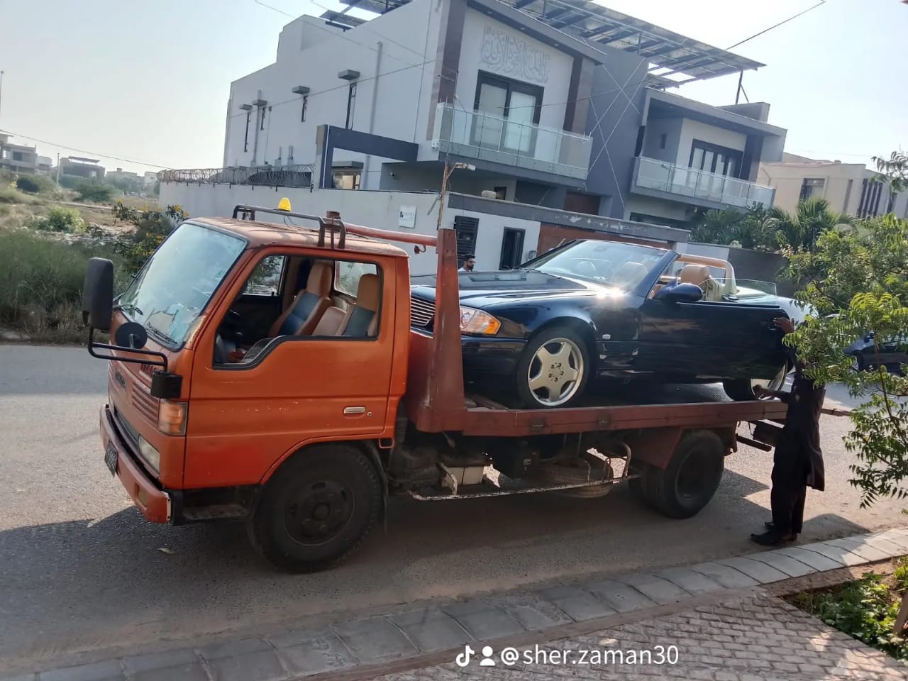 Screenshot 1 of Tow Truck Karachi Pvt Ltd